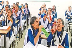 प्रसंगवश: डिहाइड्रेशन से लड़ाई में स्कूलों में पानी की घंटी सराहनीय पहल - image