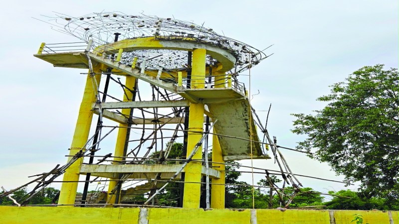 बालोद जिले में जल जीवन मिशन के तहत विभिन्न गांवों में पानी टंकी का निर्माण किया जा रहा है। कई गांवों में स्तरहीन टंकी का निर्माण कराया जा रहा है। ऐसा ही मामला ग्राम रानीतराई (जुंगेरा) में सामने आया है।