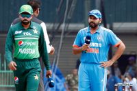 एशिया कप मैच के दौरान बाबर आजम और रोहित शर्मा