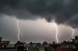 Heavy Rain: 2 से 6 अगस्त तक इन जिलों में होगी झमाझम बरसात, बिगड़ेगा मौसम का
मिज़ाज, जानें मौसम का अपडेट - image