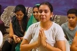 Rajasthan : राकेश विदेश में कहां पर है ? बेटी ने पिता की वापसी के लिए PM मोदी से
लगाई गुहार, जानें पूरा मामला - image