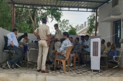 SECL crime: नौकरी-मुआवजा मांग रहे ग्रामीणों को डंपर से कुचलने का प्रयास, सब
एरिया मैनेजर समेत 6 पर चलेगा मुकदमा - image