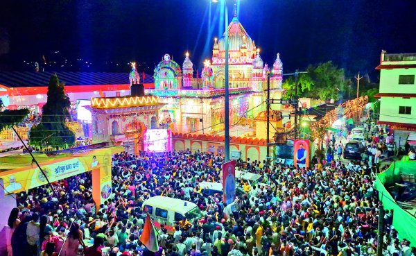 जन्माष्टमी पर भीड़ को देखते चप्पे-चप्पे पर पुलिस बल रहा तैनात