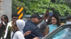 प्रयागराज की सड़कों पर कार दौड़ाती नजर आईं Sara Ali Khan, फिल्म की चल रही थी
शूटिंग - image