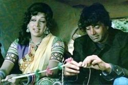 Sholay: 70 के दशक में शोले की बसंती से लेकर सीता और गीता तक, हेमा मालिनी की
फिल्मों ने रचा इतिहास - image