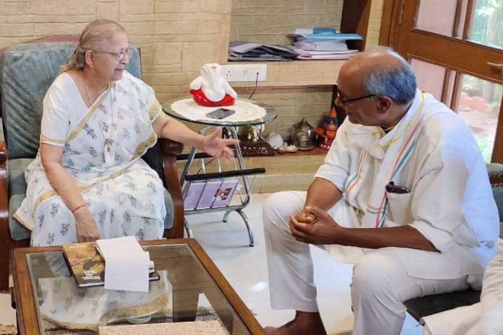 Sumitra Mahajan Aur Digvijay Singh