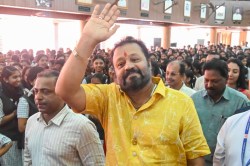 केरल सियासत में भूचाल: बीजेपी पर 60,000 फर्जी वोट जोड़ने का आरोप, दोबारा चुनाव
की मांग - image