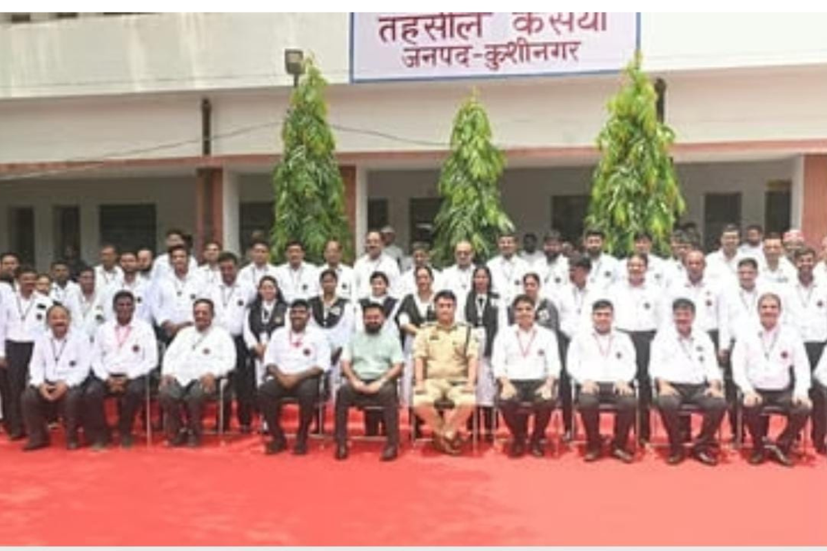यूपी के इस जिले में राजस्वकर्मियों के लिए ड्रेस कोड…DM बोले, फॉर्मल ड्रेस में ही
आना होगा…जाने कैसा है ड्रेस