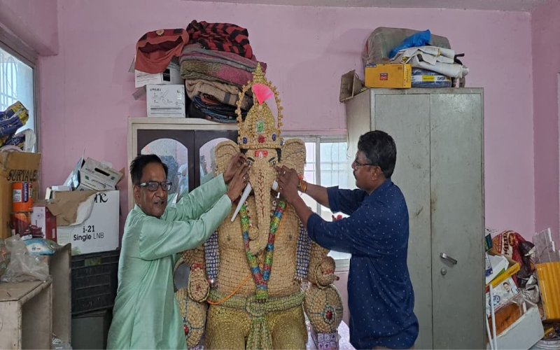 Ganesh idol made from 21 kg soybean in six months, will be the center of attraction