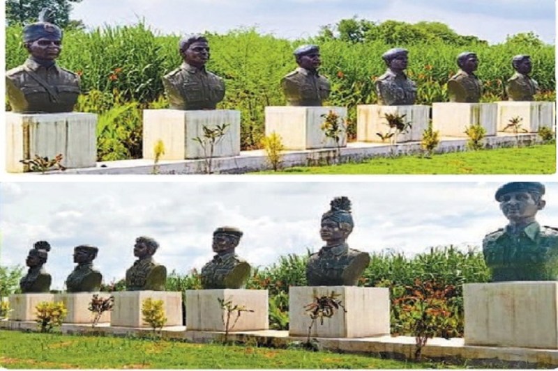 किसान ने खेत में 18 शहीदों की प्रतिमाएं स्थापित कीं(photo-patrika)