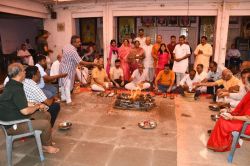 श्रावण मास के आखिरी दिन शिवालयों में उमड़ी भीड़, दिनभर चला अभिषेक, गूंजते रहे
बम-बम भोले के जयकारें - image