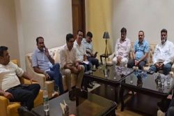 खदानों पर हड़ताल से श्रमिकों का गांवों की ओर पलायन - image