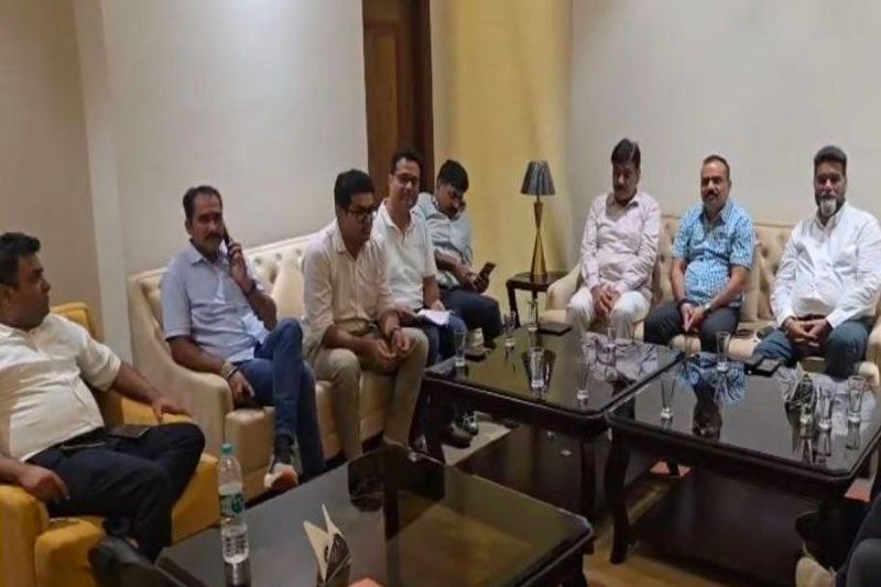 The workers migrated to the villages due to the strike in the mines