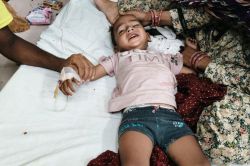 अलवर में मासूम को सीने से चिपका भटकता रहा उसका मामा, अस्पताल का स्टाफ कटवाता रहा
चक्कर - image