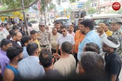 फुटपाथ पर कब्जा हटाने उतरी निगम की टीम, प्रभात टॉकीज से चौपला पुल तक चला
बुलडोजर, जुर्माना भी वसूला - image