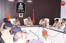 त्योहारों पर पुलिस का सख्त पहरा, माहौल बिगाड़ने वालों पर चलेगा डंडा,
पुलिसकर्मियों को भी मिली चेतावनी - image