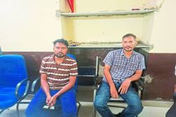 उपखण्ड अधिकारी का रीडर व संविदाकर्मी 35 हजार रुपए की घूस लेते हुए पकड़े गए - image