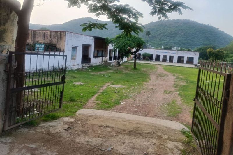 चार साल पहले किया था विद्यालय क्रमोन्नत, व्याख्याता अब तक नहीं मिले