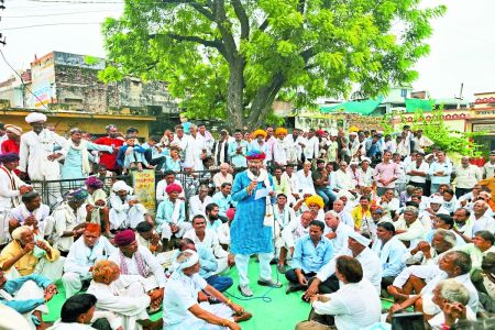 किसानों की समस्याओं को लेकर कांग्रेस ने किया प्रदर्शन