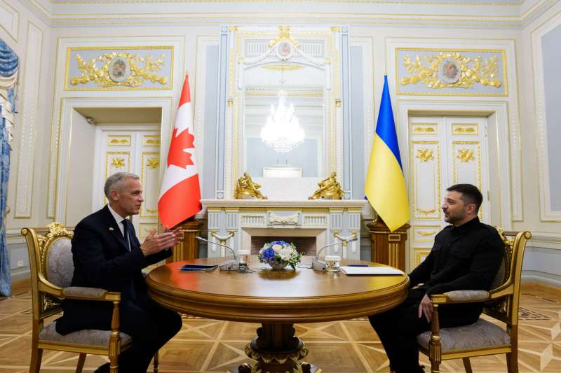 Mark Carney and Volodymyr Zelenskyy