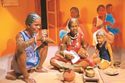 WorldTrible-day: संग्रहालय में आदिवासियाें का बसा संसार, मृत्यु पर बजाने वाला
मरनी ढोल है, बस्तर दशहरे की झलक भी सजी - image