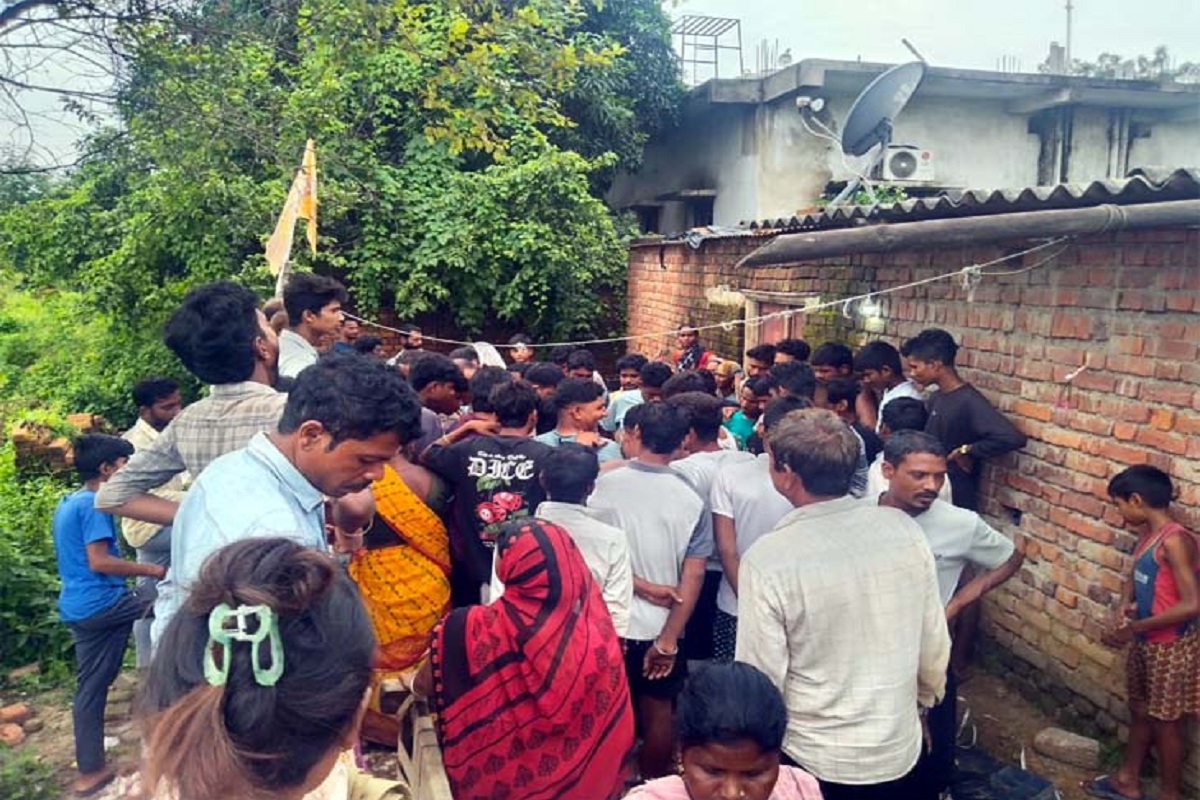 CG Crime: रात दो बजे घर में घुसा बच्चा चोर, 10 माह के बच्चे को बोरी में भरकर चोरी की कोशिश