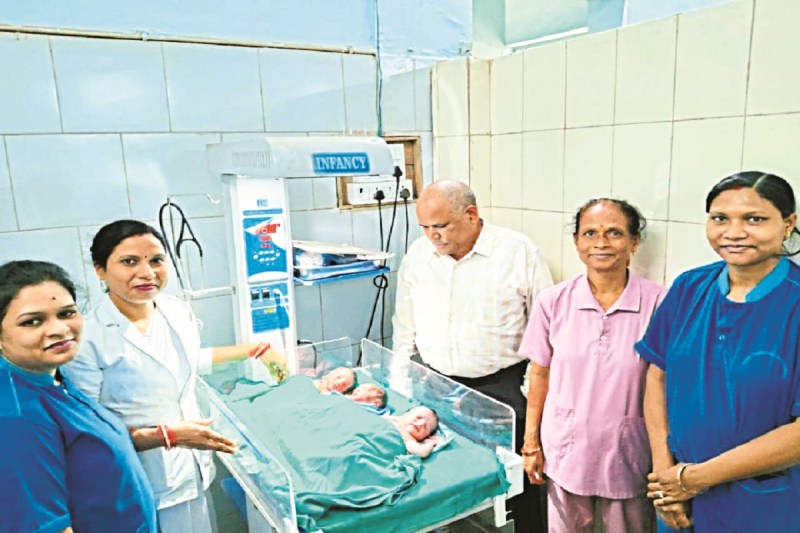 CG News: महिला ने एक साथ 3 बच्चों को दिया जन्म , इनमें 2 लड़के और एक लड़की, सभी स्वस्थ