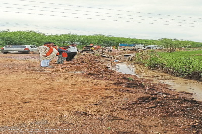 CG News: सड़क पर रखे मटेरियल के कारण युवक की मौत, परिवार हुआ बेसहारा