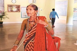 CG News: कलेक्ट्रेट में परेशान महिला का चला हाईवोल्टेज ड्रामा, फांसी लगाने की
नीयत से रस्सी लेकर पहुंची - image