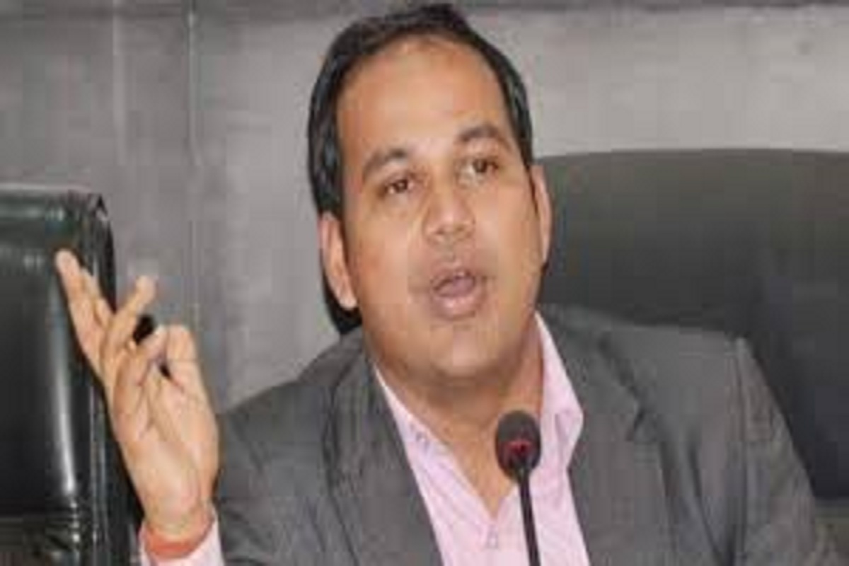 CG Board: बोर्ड परीक्षा के परिणाम बिगड़े तो प्राचार्य पर होगी कार्रवाई, कलेक्टर ने दी चेतावनी