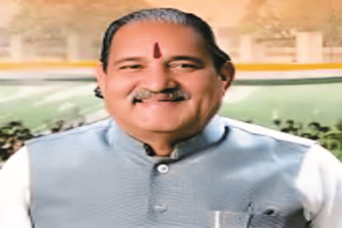 CG Politics: किसानों से बंदूक की नोक पर करवा रहे फसल बीमा, भड़के पूर्व मंत्री गरमा रही राजनीति