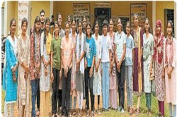 CG News: जशपुर जिले की बेटियों ने रचा इतिहास, सरकारी सेवा में पहुंचीं अनेक
युवतियां, 100 में 43 पद किए अपने नाम - image