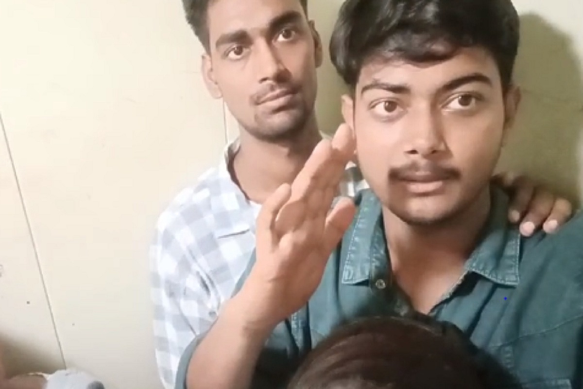 CG News: विशाल मेगा मार्ट में लिफ्ट में फंसे 8 लोग, मची अफरा-तफरी, देखें वीडियो