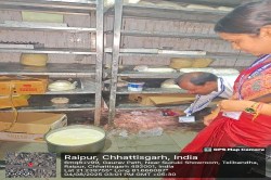 CG News: मिठाई को कड़वी न कर पाए गंदगी, त्योहारी सीजन के पहले फूड एंड ड्रग विभाग
ने 100 से ज्यादा लिए सैंपल - image