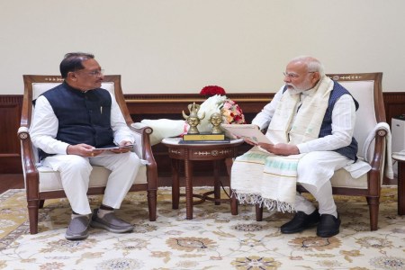 प्रधानमंत्री नरेंद्र मोदी से मिले मुख्यमंत्री विष्णुदेव साय, 1 नवंबर को ‘अमृत रजत महोत्सव’ में शामिल होने का दिया न्यौता
