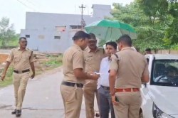 Tomar Brothers: तोमर बंधु के घर पहुंचे अधिकारी, संपत्ति का ले रहे जायजा, देखें
वीडियो - image