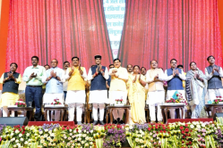 अमृत 2.0 परियोजना : 582.32 करोड़ के निर्माण कार्यों का भूमिपूजन, सीएम मोहन ने
किया सफाई मित्रों का सम्मान - image