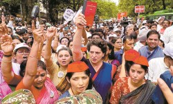 संसद से निकल सड़क पर इंडिया ब्लॉक का ‘वोट चोरी’ विरोध मार्च - image