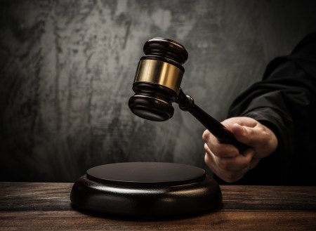 Crime News: मोबाइल लूट में संभवत: पहली बार कठोर सजा, दो युवकों को उम्रकैद