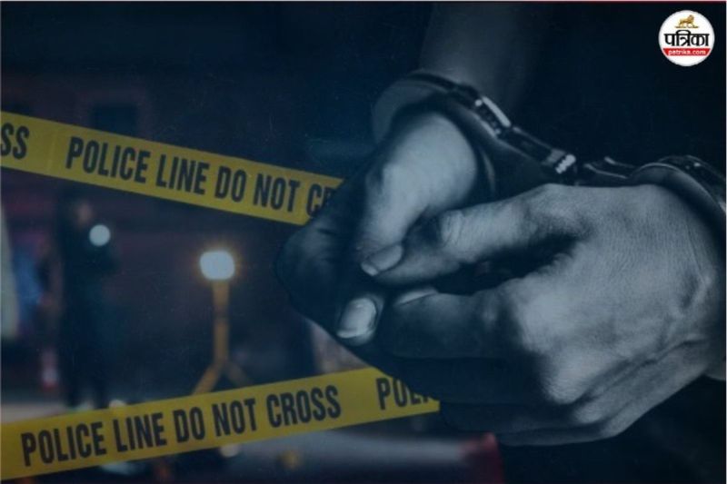 आधी रात को जुए के अड्डे पर पुलिस की दबिश, 11 गिरफ्तार, लाखों की नकदी- मोबाइल जब्त...(photo-patrika)