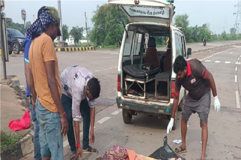 dhamtari road accident