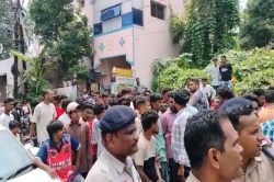 Raipur News: रायपुर में धर्मांतरण पर बवाल, पुलिस के सामने मसीही समाज के 3 को
दौड़ाकर पीटा, 2 पर केस दर्ज - image