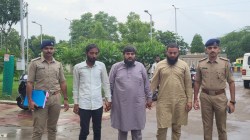 राजकोट : कोर्ट के रिटायर्ड क्लर्क को डिजिटल अरेस्ट में रखकर 88 लाख ठगे, 3 आरोपी
गिरफ्तार - image