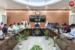 शिक्षक एमएलसी चुनाव: मतदेय स्थलों पर होगी कड़ी निगरानी, 23 केंद्रों की लिस्ट
जारी, डीएम ने बैठक में दिए सख्त आदेश - image