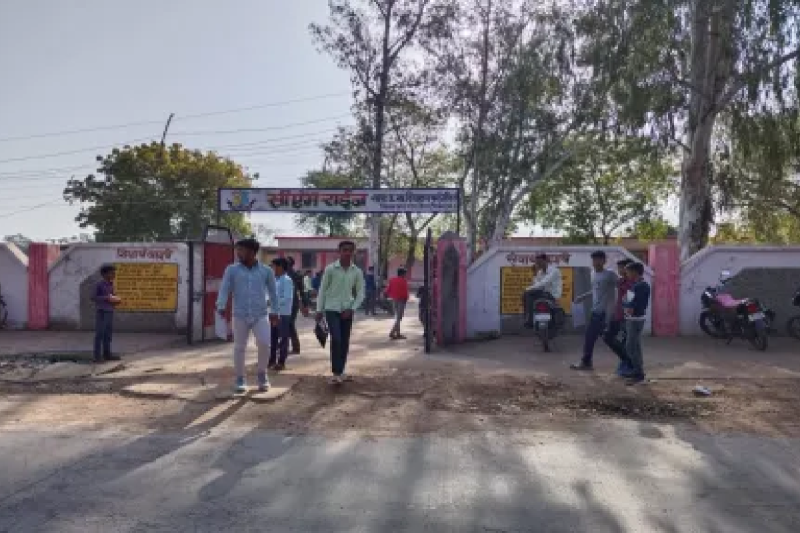 schools unders 5 kliometer will be merged in cm rise school jatara tikamgarh mp news