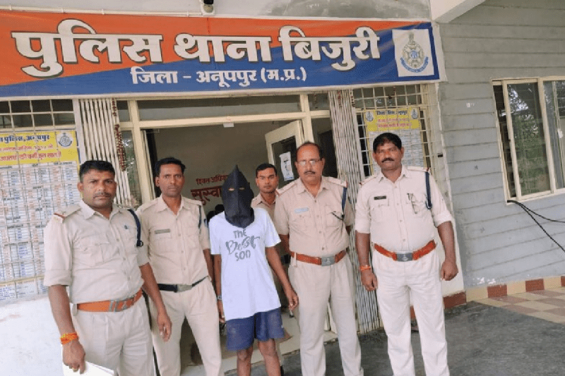 woman killed with bamboo stick by youth for not giving tomato mp news