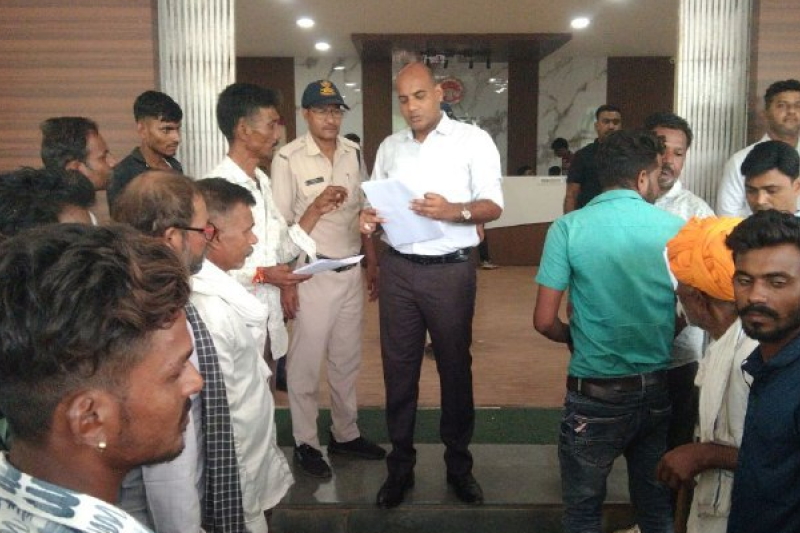 neemuch religious place vandalised peacocks killed villagers protest MP News