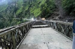 उत्तराखंड: गंगोत्री राष्ट्रीय राजमार्ग पर वैली ब्रिज का निर्माण पूरा, सोनगाड तक
सड़क संपर्क बहाल - image
