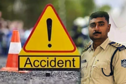 अपहरण के आरोपी को पकड़ने गई पुलिस टीम को बोलेरो ने ठोका, हेड कांस्टेबल की मौत,
दो जवान गंभीर - image