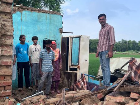 छाए बादल तो कांपने लगा कलेजा, सताने लगी आशियाने की फिक्र